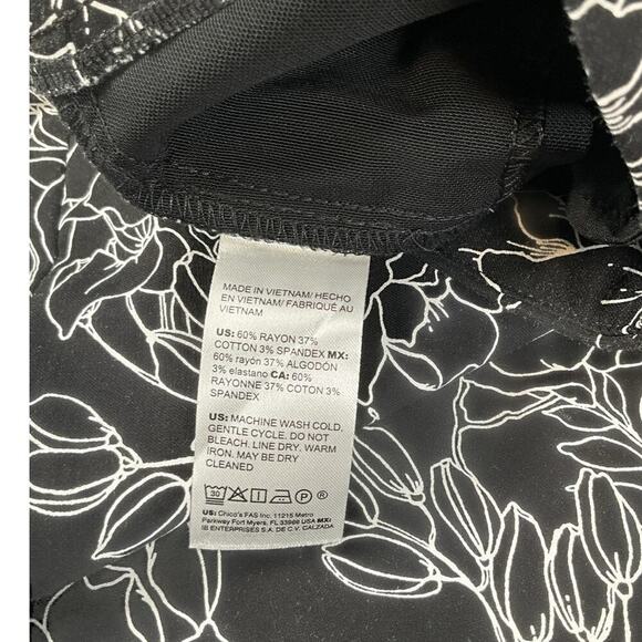 Chico's Brigitte Basic Slit Ankle Pants Front Pockets Size 4 Regular Stretchy - Picture 4 of 9